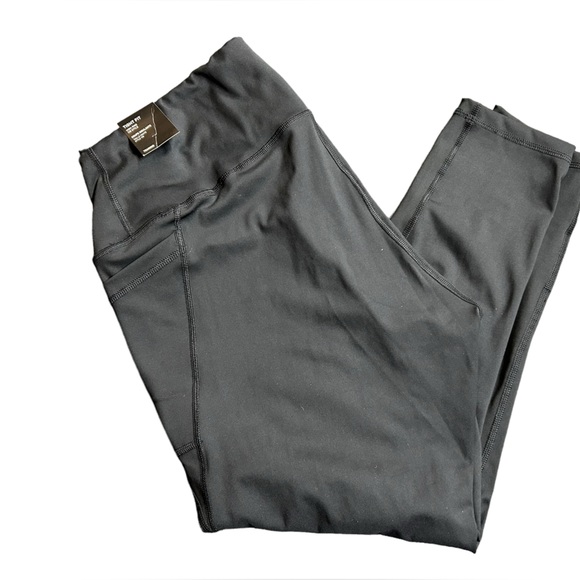 ADIDAS plus size 2X black tight fit 7/8 length style training yoga pants NWT - Picture 2 of 4